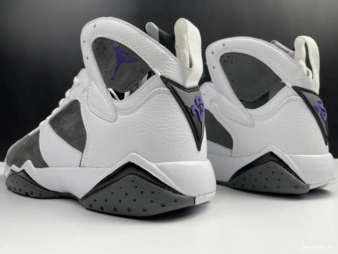 Chep Onekick CU9307-100 (2021) 7 Retro Jordan Flint 0731